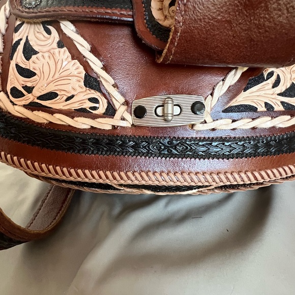 Mustang Western Saddle Purse, Handmade in USA by JohnPaul Leatherworks NWOT - Picture 7 of 15